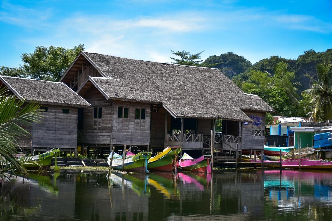 Gasthaus Kampoeng Karst Rammang Rammang Kasijala Exterior foto