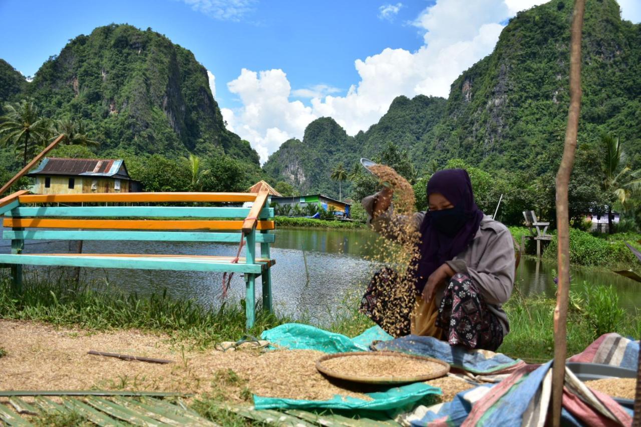 Gasthaus Kampoeng Karst Rammang Rammang Kasijala Exterior foto