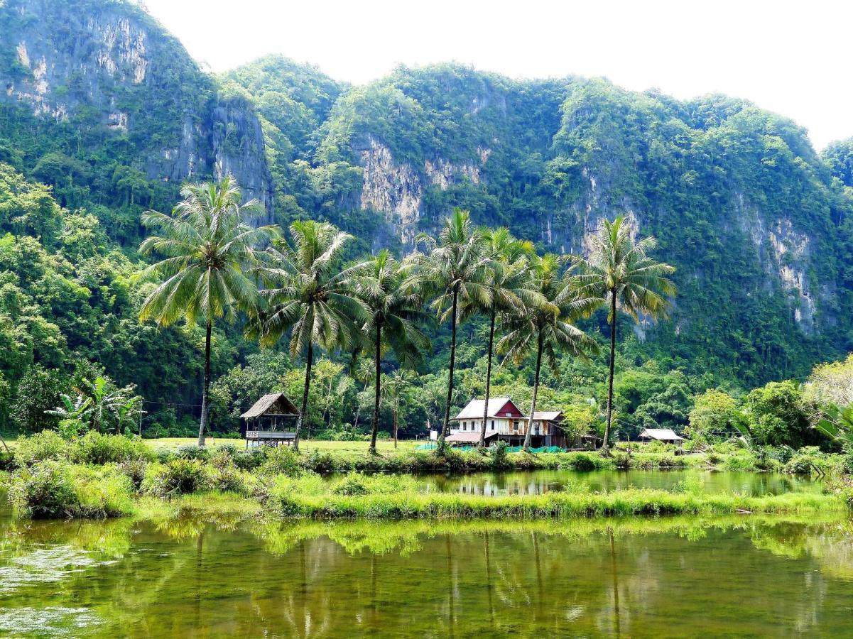 Gasthaus Kampoeng Karst Rammang Rammang Kasijala Exterior foto