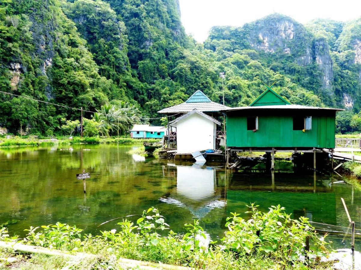 Gasthaus Kampoeng Karst Rammang Rammang Kasijala Exterior foto