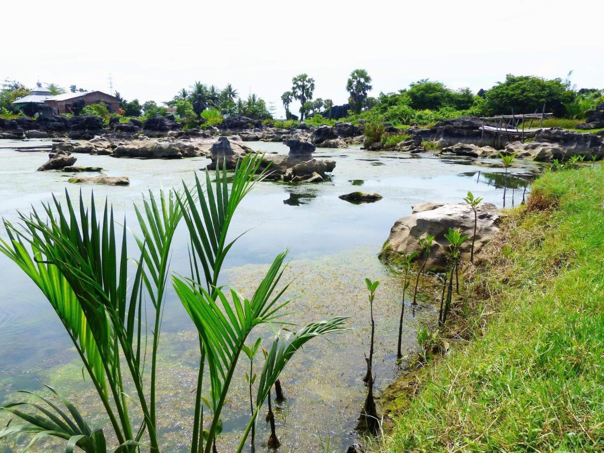 Gasthaus Kampoeng Karst Rammang Rammang Kasijala Exterior foto