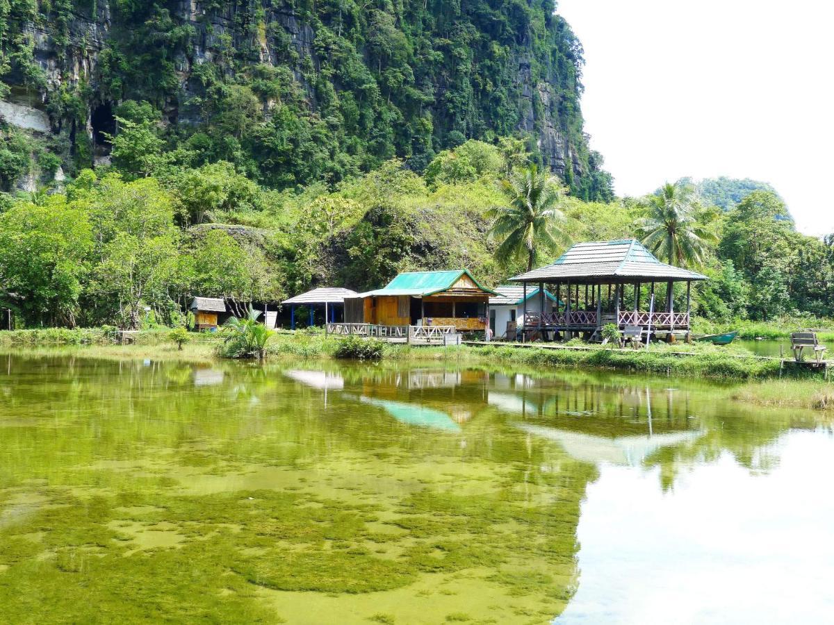 Gasthaus Kampoeng Karst Rammang Rammang Kasijala Exterior foto